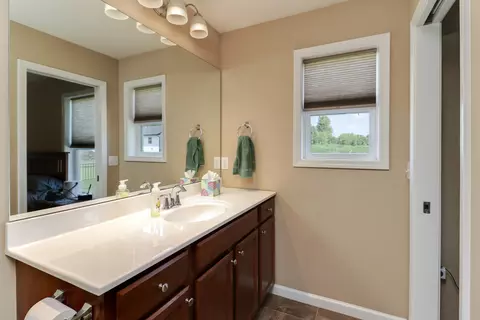 Bath - 51 Winding Way, Bloomington, IL 61705 photo 3 of 3