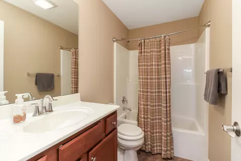 Bath - 51 Winding Way, Bloomington, IL 61705 photo 1 of 3