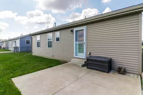 Exterior - 51 Winding Way, Bloomington, IL 61705 photo 5 of 9