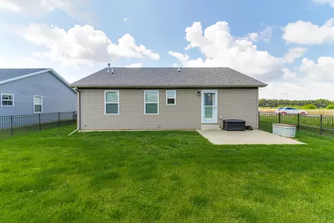Exterior - 51 Winding Way, Bloomington, IL 61705 photo 3 of 9