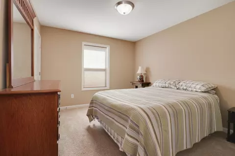 Bedroom - 51 Winding Way, Bloomington, IL 61705 photo 1 of 5