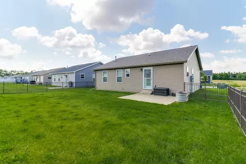 Exterior - 51 Winding Way, Bloomington, IL 61705 photo 1 of 9