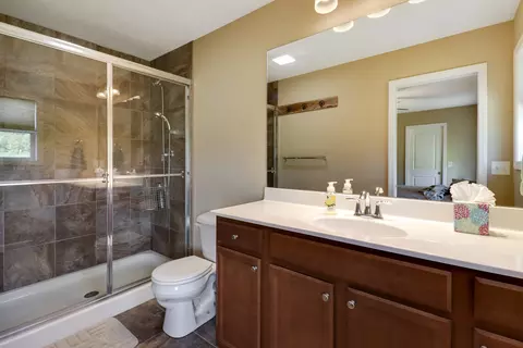 Bath - 51 Winding Way, Bloomington, IL 61705 photo 2 of 3