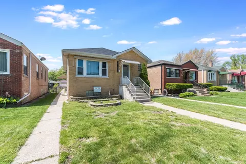 4220 Clinton Ave, Stickney, IL 60402