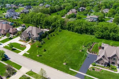 126 Longmeadow Lane, Saint Charles, IL 60175
