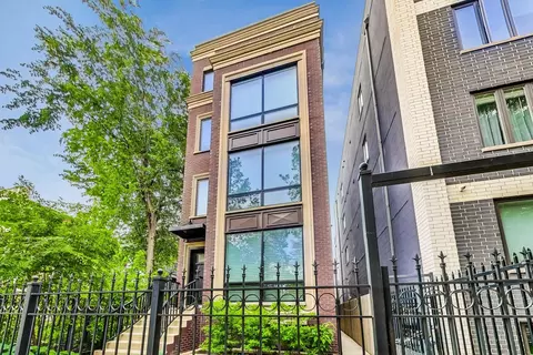 211 S Hamilton Ave #1, Chicago, IL 60612