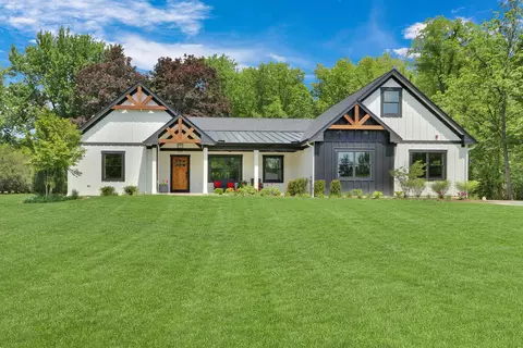 15854 W Woodbine Cir, Vernon Hills, IL 60061