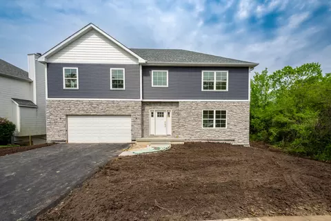 38470 N Adams St, Lake Villa, IL 60046