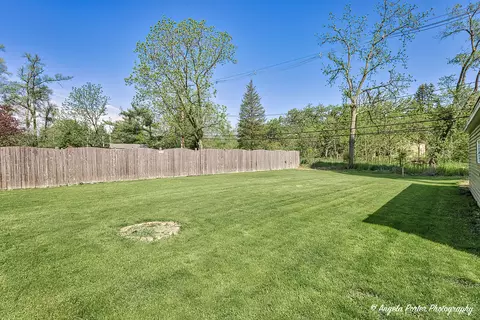Exterior - 1304 Jasper Dr, Mchenry, IL 60051 photo 5 of 7