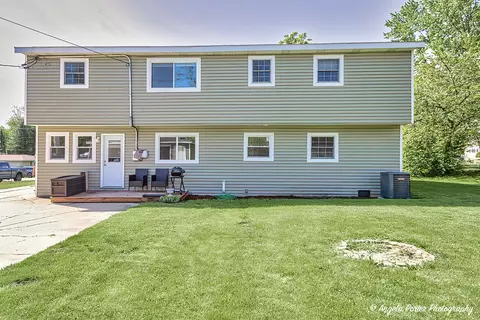 Exterior - 1304 Jasper Dr, Mchenry, IL 60051 photo 6 of 7