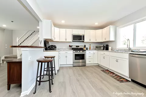 Kitchen - 1304 Jasper Dr, Mchenry, IL 60051 photo 1 of 3