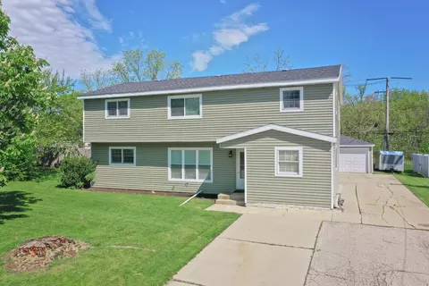 1304 Jasper Dr, Mchenry, IL 60051
