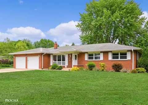 64 Parkway Dr, Yorkville, IL 60560