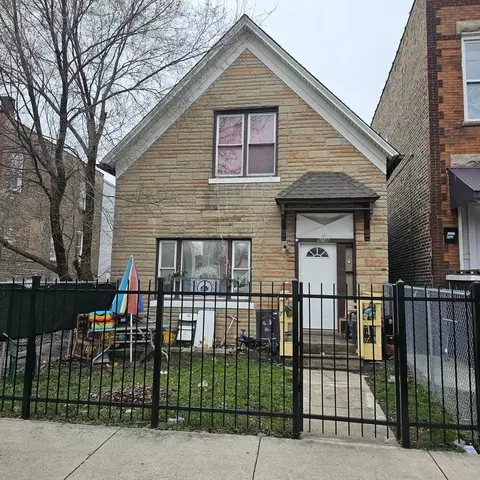 618 N Hamlin Ave, Chicago, IL 60624