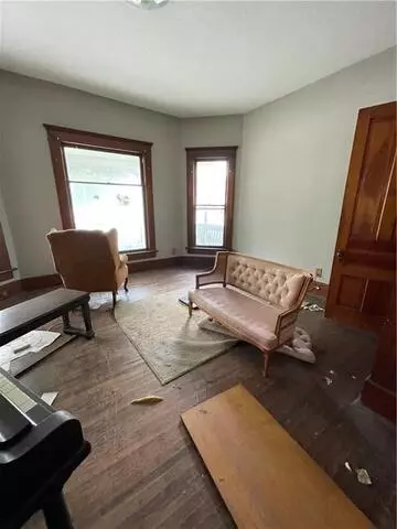 Living - 803 N 6th St, Marshall, IL 62441 photo 1 of 1