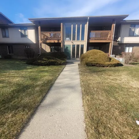 803 Garden Cir #7A, Streamwood, IL 60107