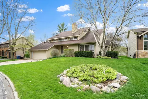 6052 Millbridge Ln, Lisle, IL 60532