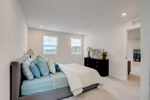 Bedroom - 2311 Lucent Ln, Naperville, IL 60563 photo 6 of 7