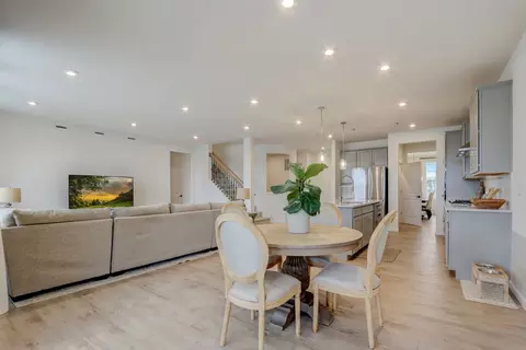 Dining - 2311 Lucent Ln, Naperville, IL 60563 photo 4 of 4