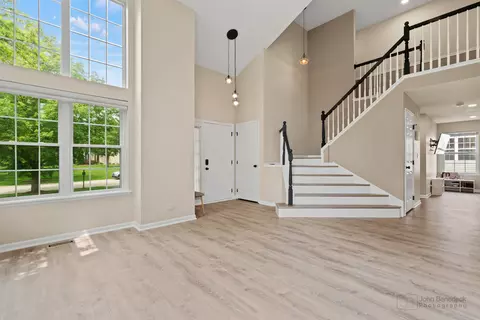 1365 Branden Ln, Bartlett, IL 60103 photo 4