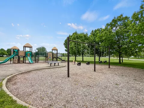 1365 Branden Ln, Bartlett, IL 60103 photo 33