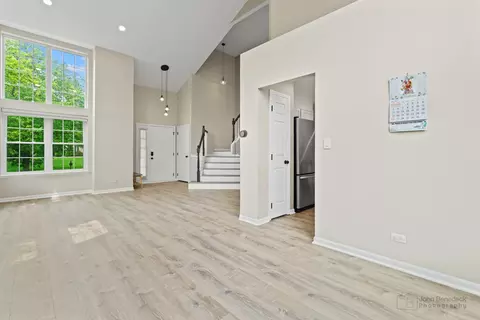 1365 Branden Ln, Bartlett, IL 60103 photo 6