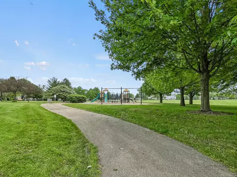1365 Branden Ln, Bartlett, IL 60103 photo 32
