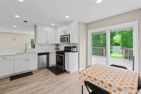 1365 Branden Ln, Bartlett, IL 60103 photo 8