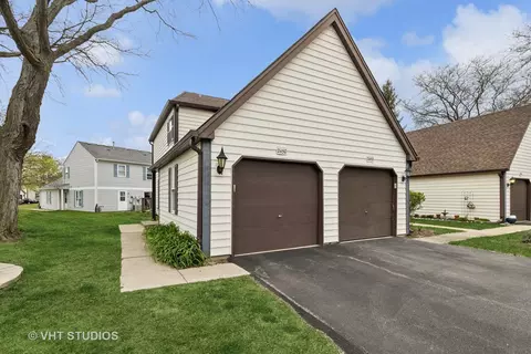 2450 Devonshire Ct, Aurora, IL 60502
