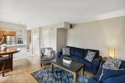 Living - 2450 Devonshire Ct, Aurora, IL 60502 photo 1 of 1