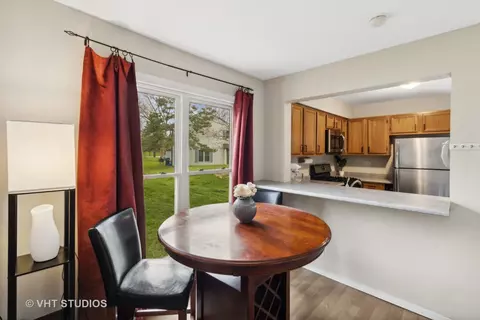 Dining - 2450 Devonshire Ct, Aurora, IL 60502 photo 1 of 1