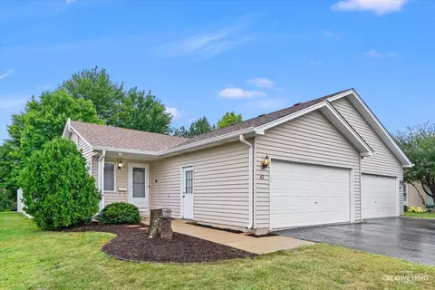42 Silver Trl, North Aurora, IL 60542
