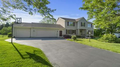 11396 Dwyer Ln, Roscoe, IL 61073