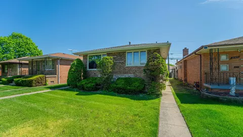 11511 S Ewing Ave, Chicago, IL 60617 photo 2