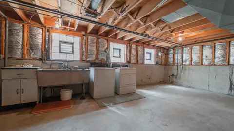 11511 S Ewing Ave, Chicago, IL 60617 photo 28