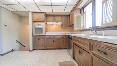 11511 S Ewing Ave, Chicago, IL 60617 photo 9
