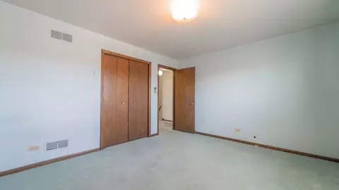 11511 S Ewing Ave, Chicago, IL 60617 photo 17