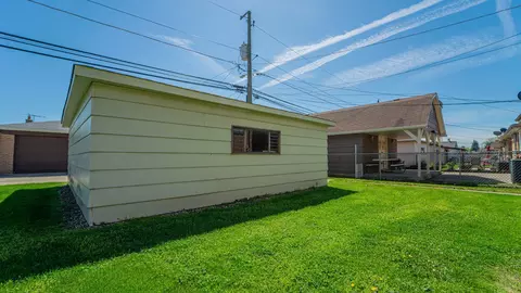 11511 S Ewing Ave, Chicago, IL 60617 photo 32