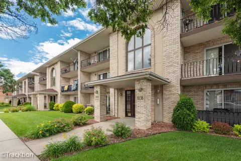 6136 W 63rd St #2E, Chicago, IL 60638