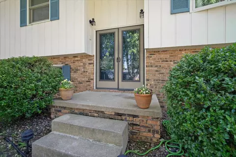 Exterior - 3005 Morningside Dr, Bloomington, IL 61704 photo 2 of 9