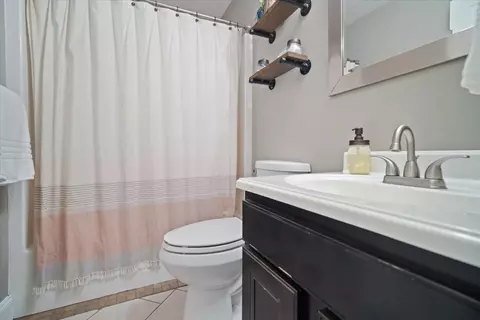 Bath - 3005 Morningside Dr, Bloomington, IL 61704 photo 1 of 3