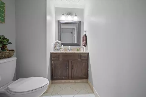 Bath - 3005 Morningside Dr, Bloomington, IL 61704 photo 3 of 3