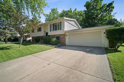 Exterior - 3005 Morningside Dr, Bloomington, IL 61704 photo 9 of 9