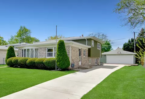 502 N Russel St, Mount Prospect, IL 60056