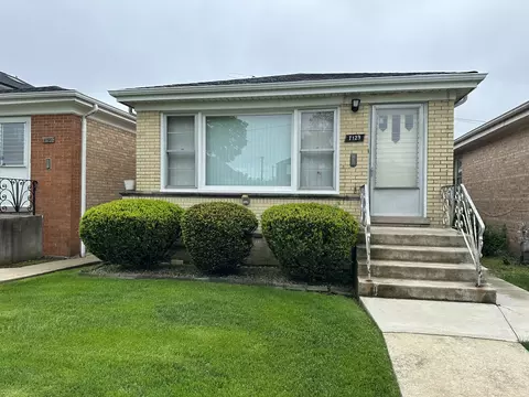 7129 W Arthur Ave, Chicago, IL 60631