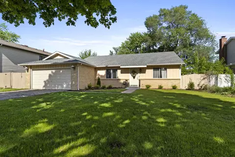 312 Thistle Dr, Bolingbrook, IL 60440