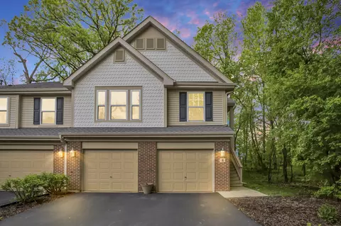 8 Samuel Dr #8, Streamwood, IL 60107