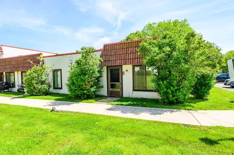 743 E Fullerton Ave #106, Glendale Heights, IL 60139