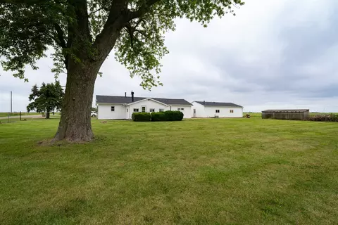 Exterior - 29093 E 150 North Rd, Le Roy, IL 61752 photo 7 of 11