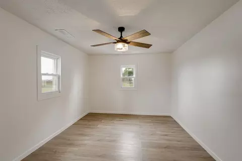 Bedroom - 29093 E 150 North Rd, Le Roy, IL 61752 photo 4 of 5